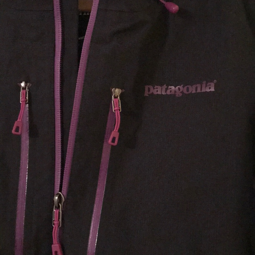 Patagonia Women’s Raincoat with Hood